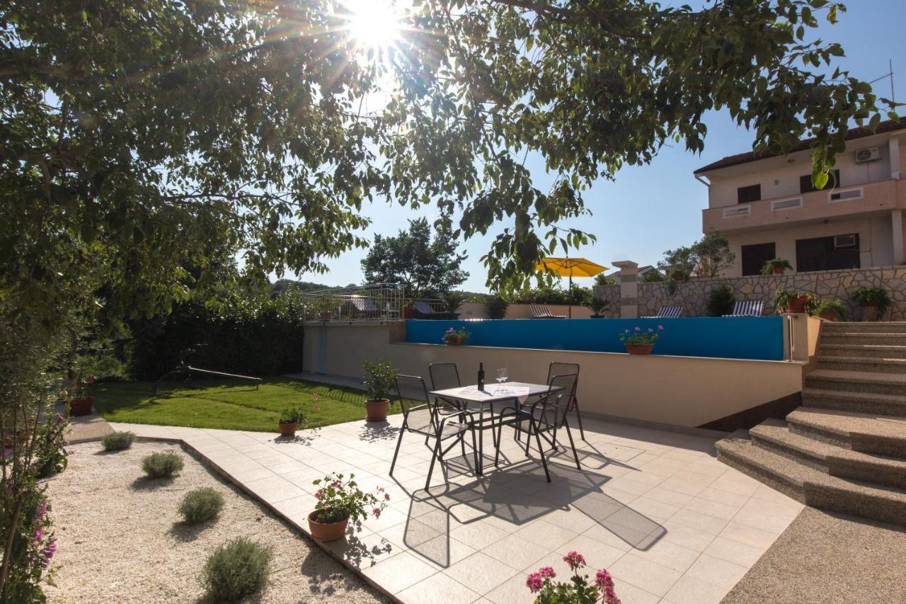 Apartments With Pool Ivana Krk Крк Экстерьер фото